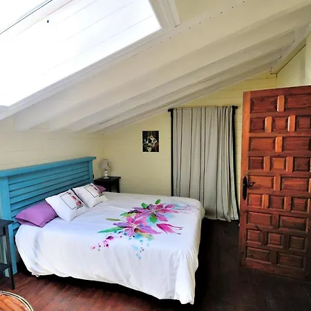 Holiday home Charming House In With Fenced Garden Albuerne