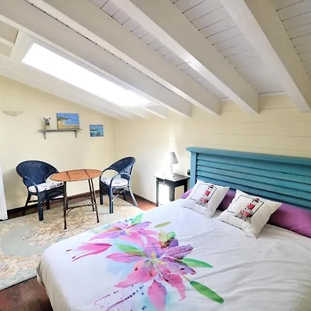 Ferienhaus Charming House In With Fenced Garden