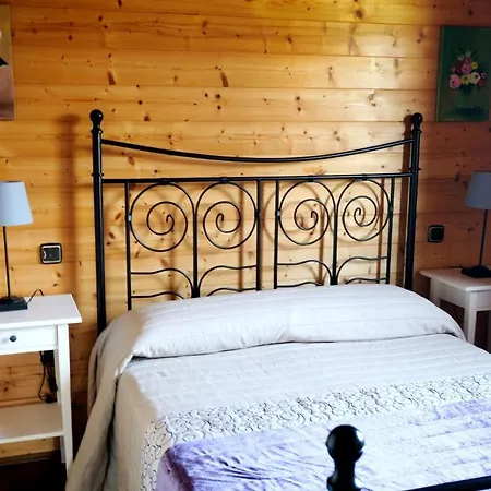 Charming House In With Fenced Garden Ferienhaus *