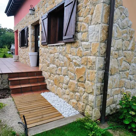 Charming House In With Fenced Garden Holiday home