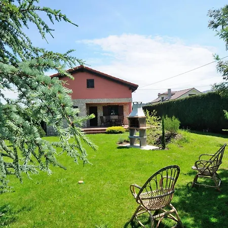 Charming House In With Fenced Garden *